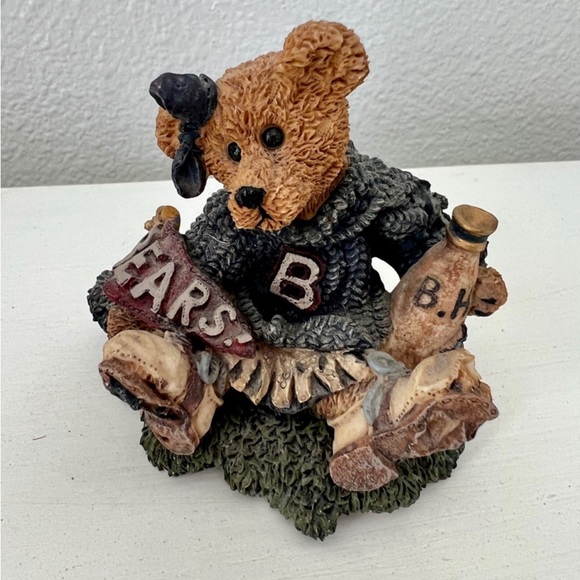 BOYD'S BEARS & FRIENDS BAILEY.... THE CHEERLEADER - Picture 1 of 1